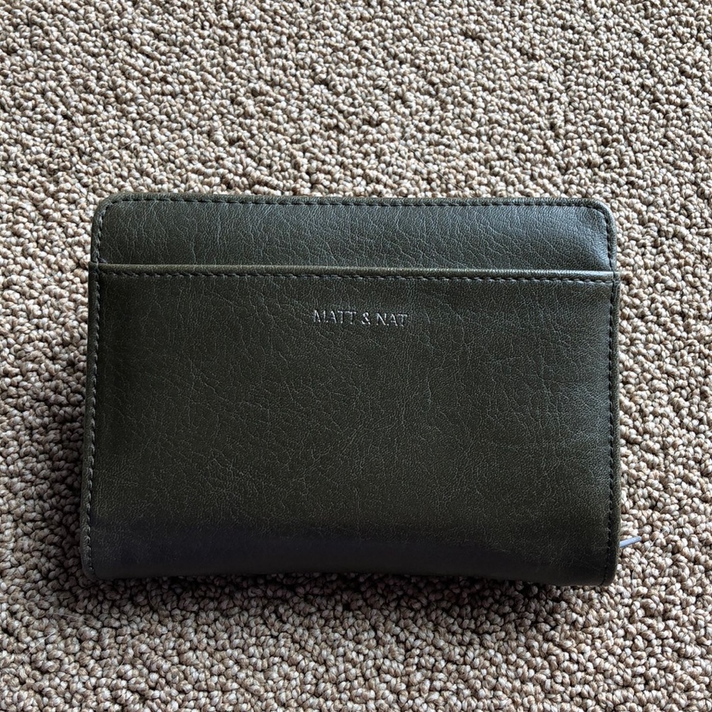 Matt & Nat vegan leather wallet brand new